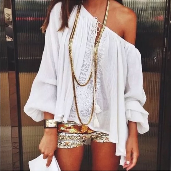 Tops - Gypsy White Blouse with Lace Detail🌹